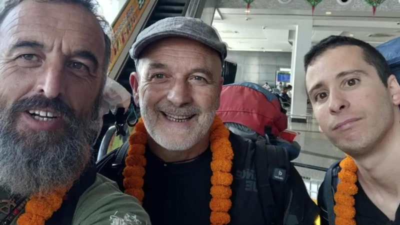 Tragedia in Nepal: due alpinisti italiani morti sotto una slavina sulle vette himalayane