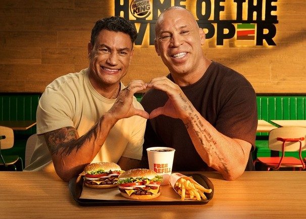 Após briga, Popó e Wanderlei se reencontram em campanha bem-humorada do Burger King