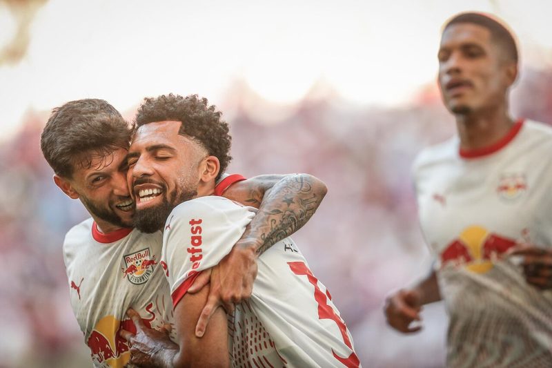 RB Bragantino enfrenta Corinthians em busca de recuperação no Brasileirão