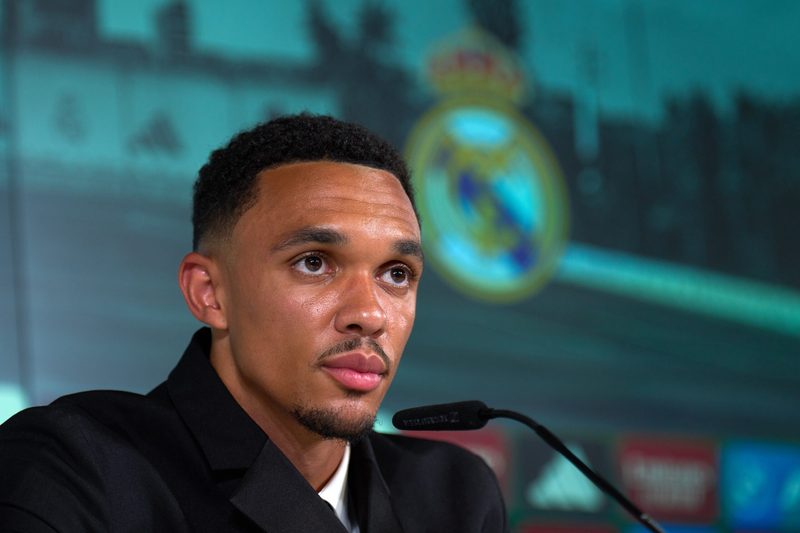 Trent Alexander-Arnold sfida il Liverpool: un addio controverso ad Anfield