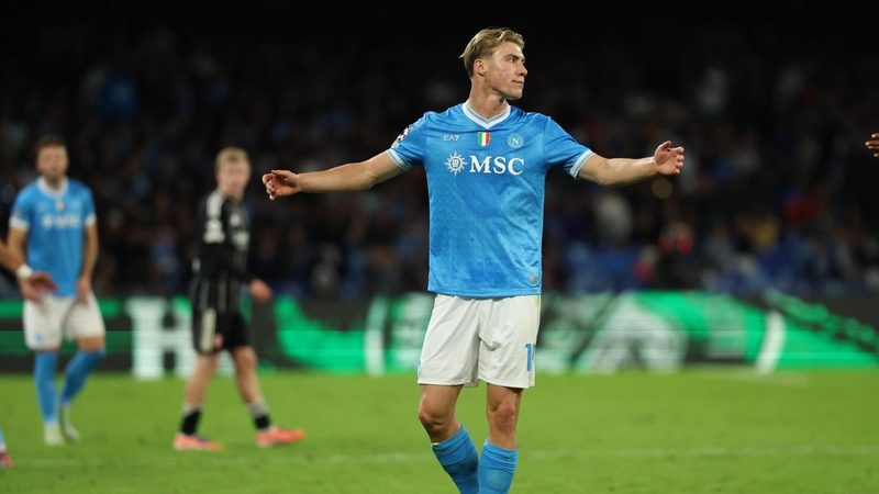 Allarme rosso per l'attacco del Napoli: un mese senza gol da un centravanti