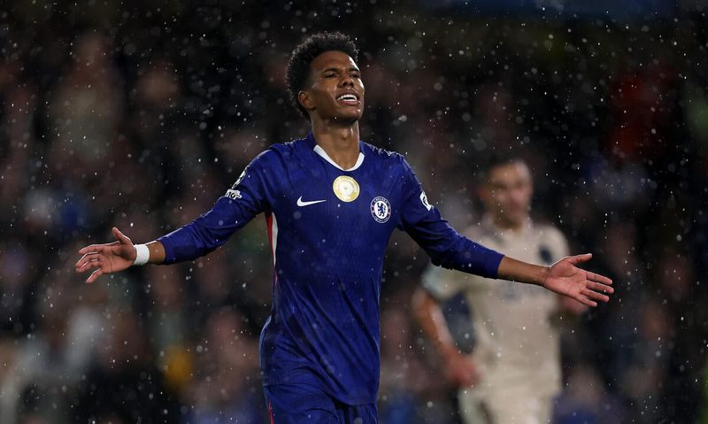 Desiré Doué do PSG vence Estêvão e conquista o Golden Boy 2025