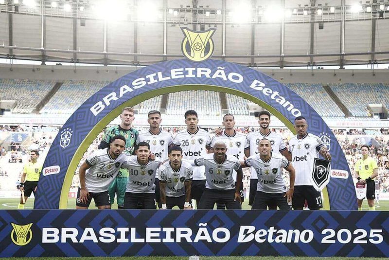 Botafogo encerra série de clássicos em 2025 contra o Vasco em busca da Libertadores
