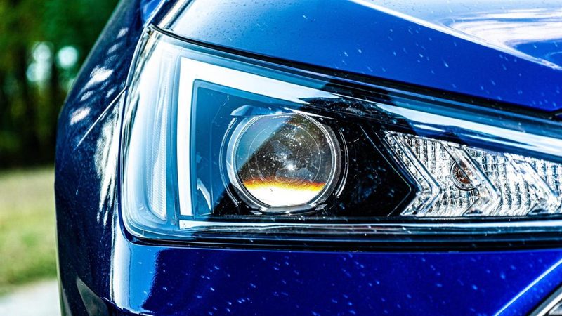 Lampade e lampadine rotte: rischi e soluzioni per la sicurezza stradale