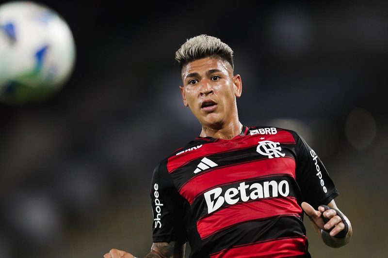 Desfalques complicam escalação do Flamengo contra o São Paulo na Vila Belmiro