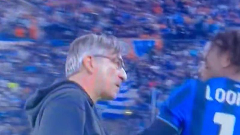 Tensione tra Juric e Lookman: il tecnico lo strattona durante la sostituzione