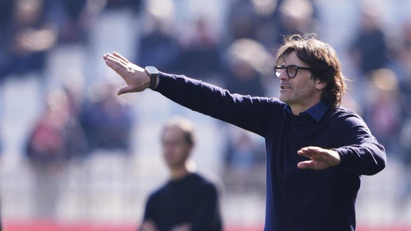 Vanoli in pole per la panchina della Fiorentina dopo l'esonero di Pioli