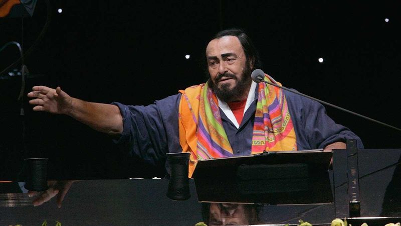 Tributo a Pavarotti: stasera su Canale 5 l'omaggio al tenore che ha emozionato il mondo