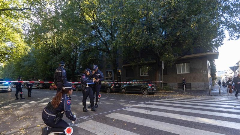 Un anziano di 86 anni muore investito da un furgone a Milano, il conducente fugge