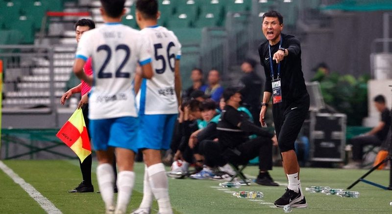 Shao Jiayi assume o comando da seleção de futebol da China após eliminação no Mundial