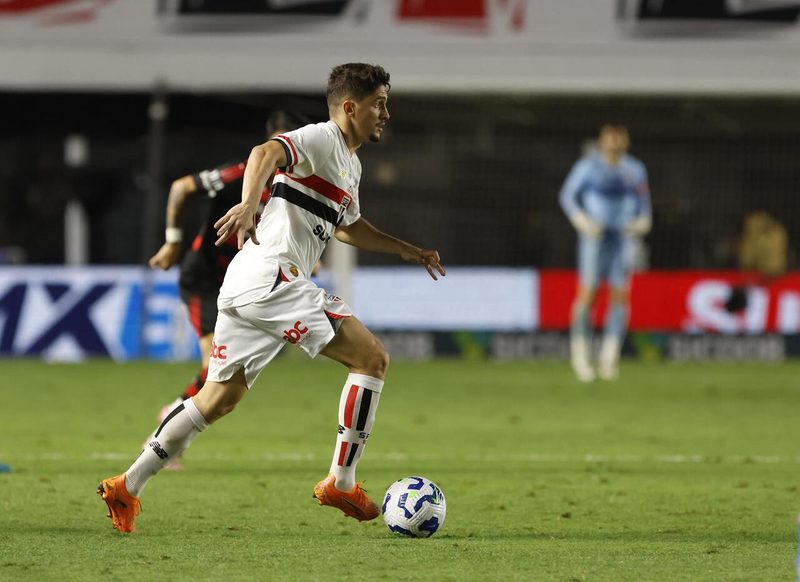São Paulo teme ausência de Pablo Maia após trauma no tornozelo contra o Flamengo