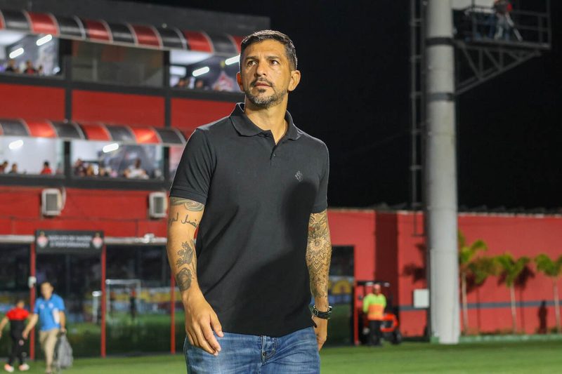 Internacional ignora risco de rebaixamento e busca reverter crise no Brasileirão