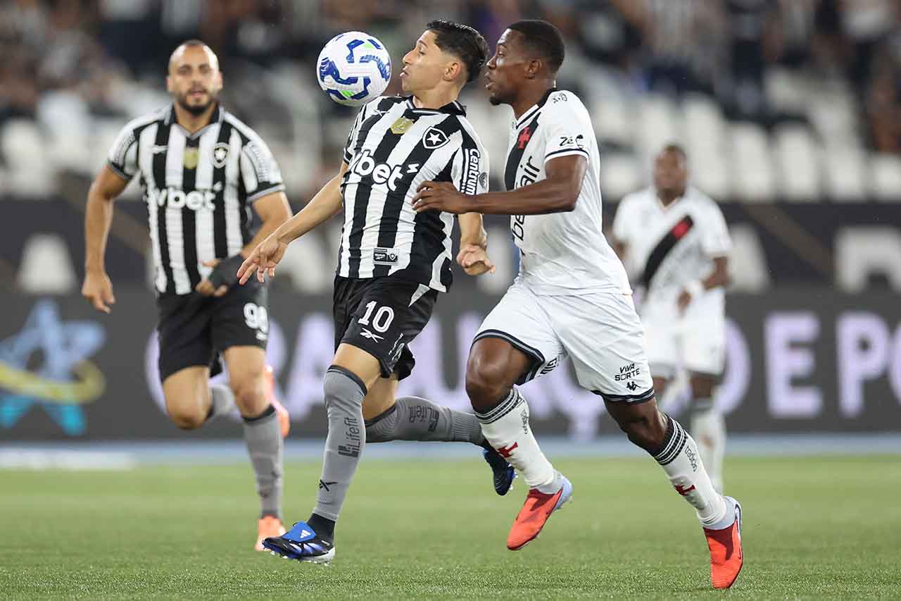 Botafogo atropela o Vasco e busca consistência na luta pela Libertadores