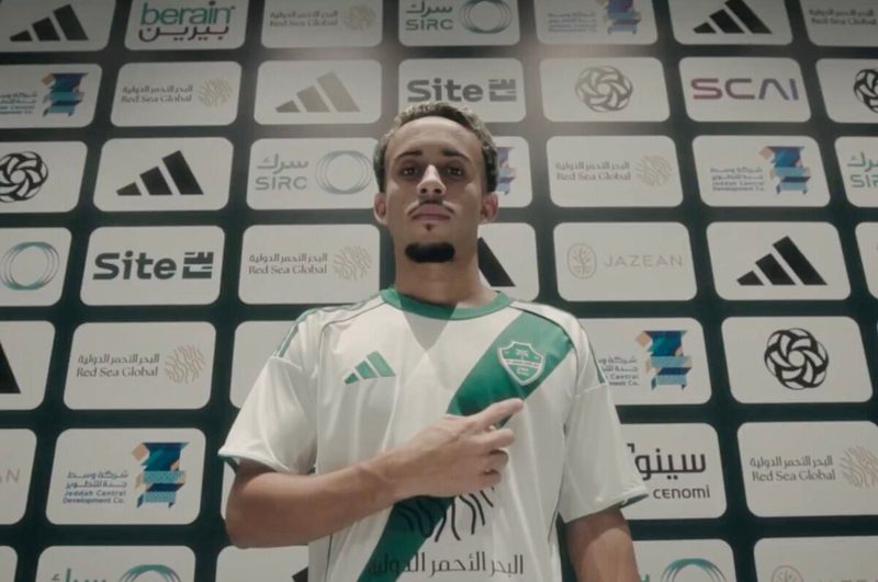 Matheus Gonçalves provoca Filipe Luís após gol pela vitória do Al-Ahli