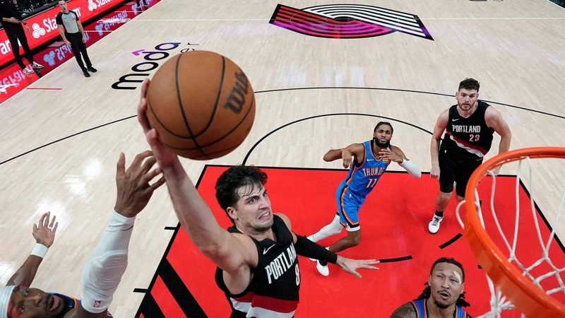 Oklahoma perde la sua imbattibilità, i Lakers brillano con Doncic e Mitchell in forma
