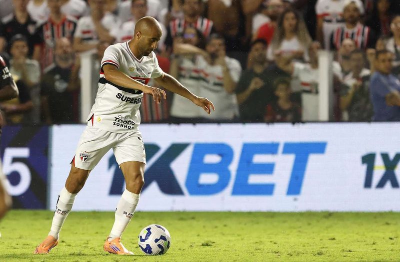 São Paulo aposta em cautela enquanto Lucas Moura busca reencontrar ritmo ideal