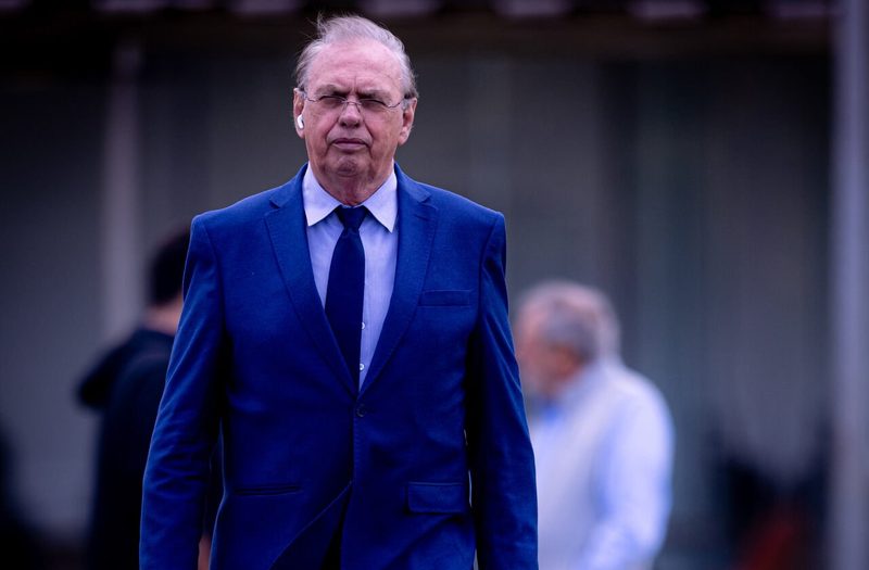 Após derrota, presidente do Corinthians critica arbitragem: ''Uma aberração''