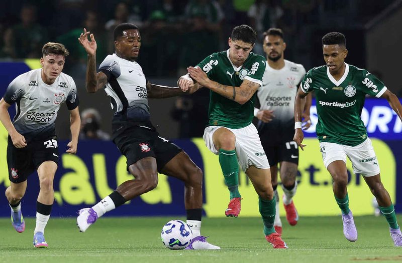 Palmeiras busca vitória em clássico contra o Santos no Allianz Parque