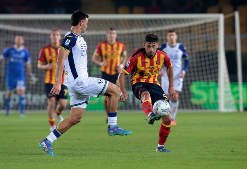 Lecce e Verona si sfidano in un match cruciale: pronostico e quote dell'11ª giornata