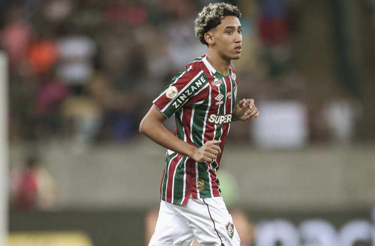 Isaque revela desejo de ter permanecido mais tempo no Fluminense