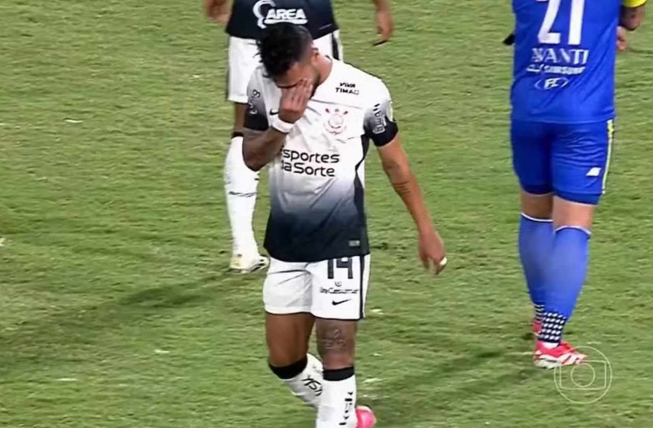 Corinthians perde Raniele por lesão e Vitinho avança em transição física