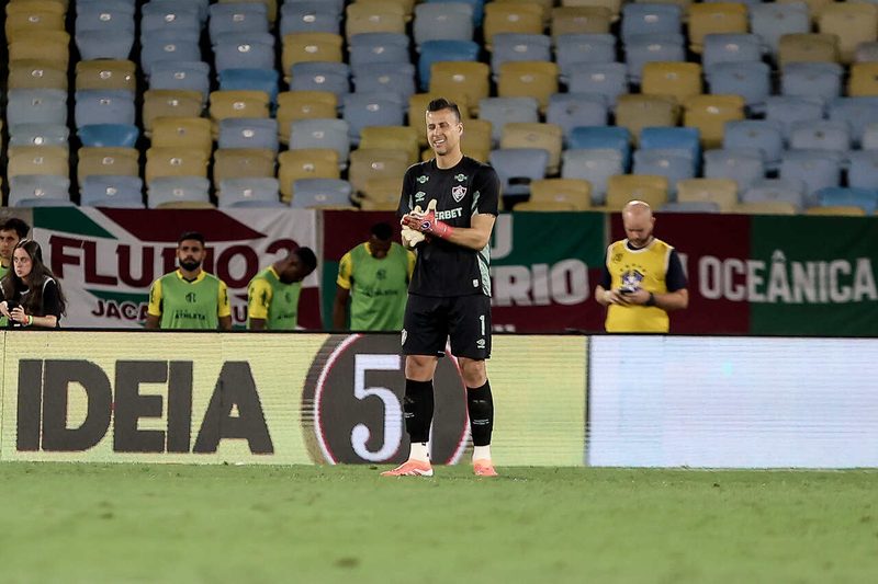 Fábio exalta vitória do Fluminense e destaca a importância de cada jogo como uma decisão