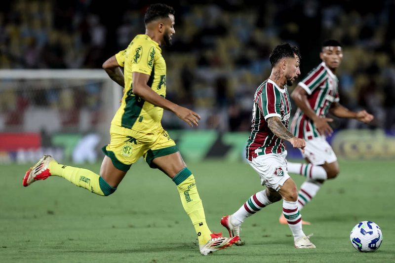 Reinaldo critica arbitragem após derrota do Mirassol para o Fluminense: "Não tem autoridade"