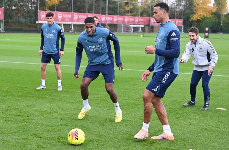 Sunderland e Arsenal se enfrentam em duelo decisivo na Premier League