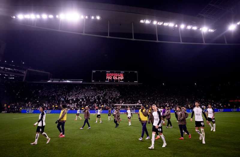 Corinthians sofre multa de R$ 20 mil por incidentes no dérbi da Copa do Brasil