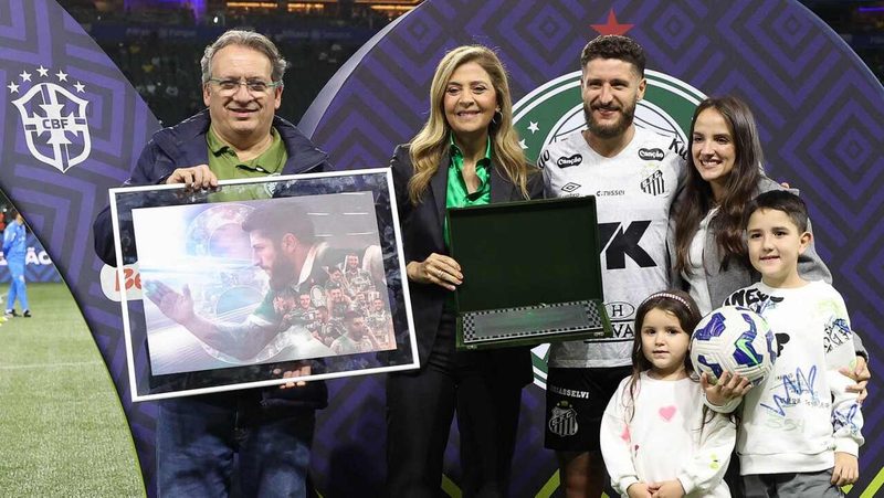 Palmeiras presta homenagem a Zé Rafael antes do clássico contra o Santos