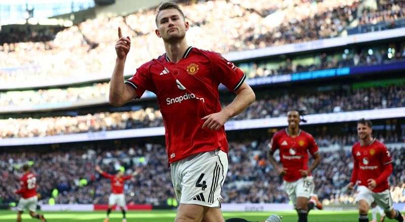 Empate dramático em Londres: United evita derrota com gol no último minuto