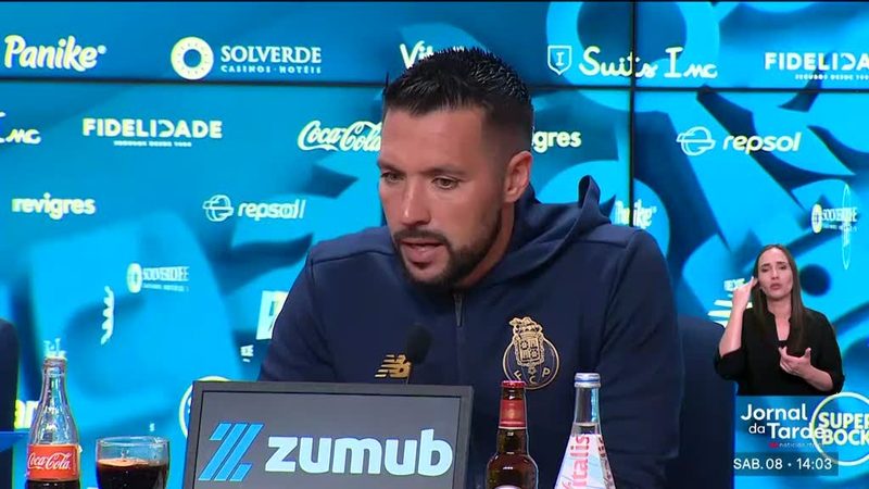 Farioli destaca desafios do calendário e a força do FC Porto em conferência