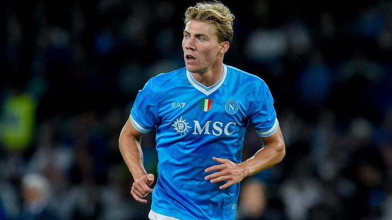 Hojlund guida l'attacco del Napoli, Elmas pronto a sorprendere contro il Bologna