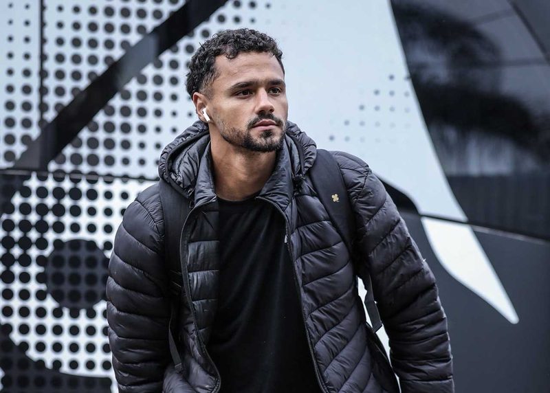 Alessio da Cruz é convocado por Cabo Verde e briga por vaga na Copa do Mundo de 2026