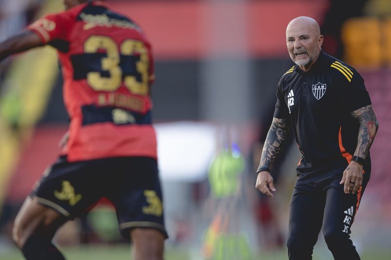 Atlético-MG vence Sport de virada e Sampaoli destaca importância do rodízio