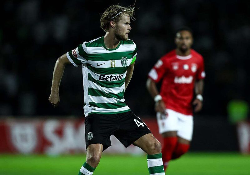Sporting vence Santa Clara em partida polêmica com gol decisivo nos acréscimos