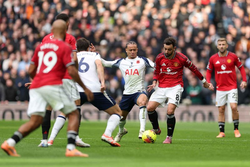 Em jogo eletrizante, Tottenham cede empate ao Manchester United nos acréscimos