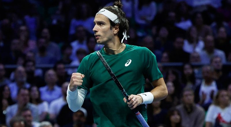 Lorenzo Musetti assume vaga de Djokovic nas ATP Finals após lesão do tenista