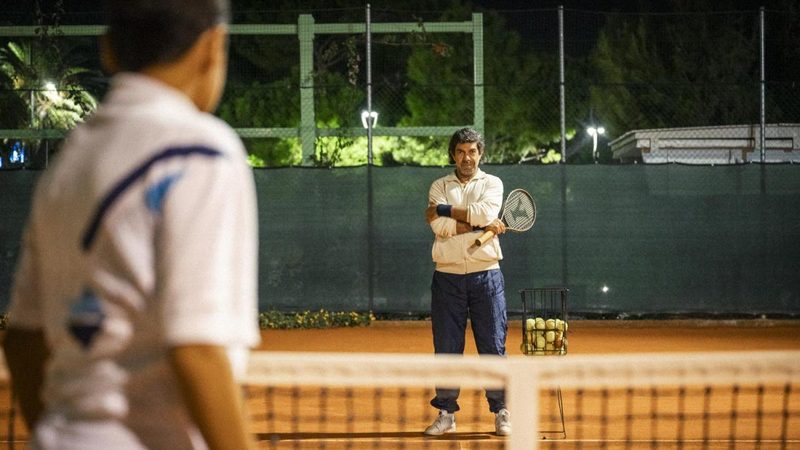 Pierfrancesco Favino racconta Raul Gatti e il suo legame con il tennis e Sinner