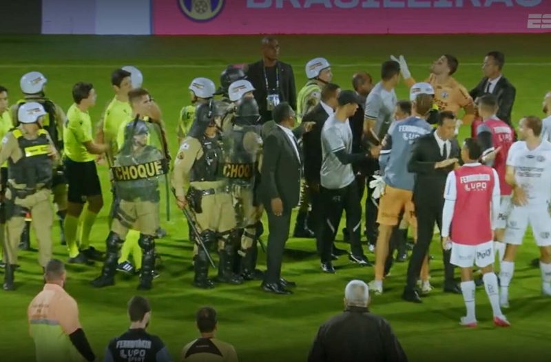 Árbitro Ramon Abatti Abel retorna e gera polêmica com expulsões em jogo da Série B