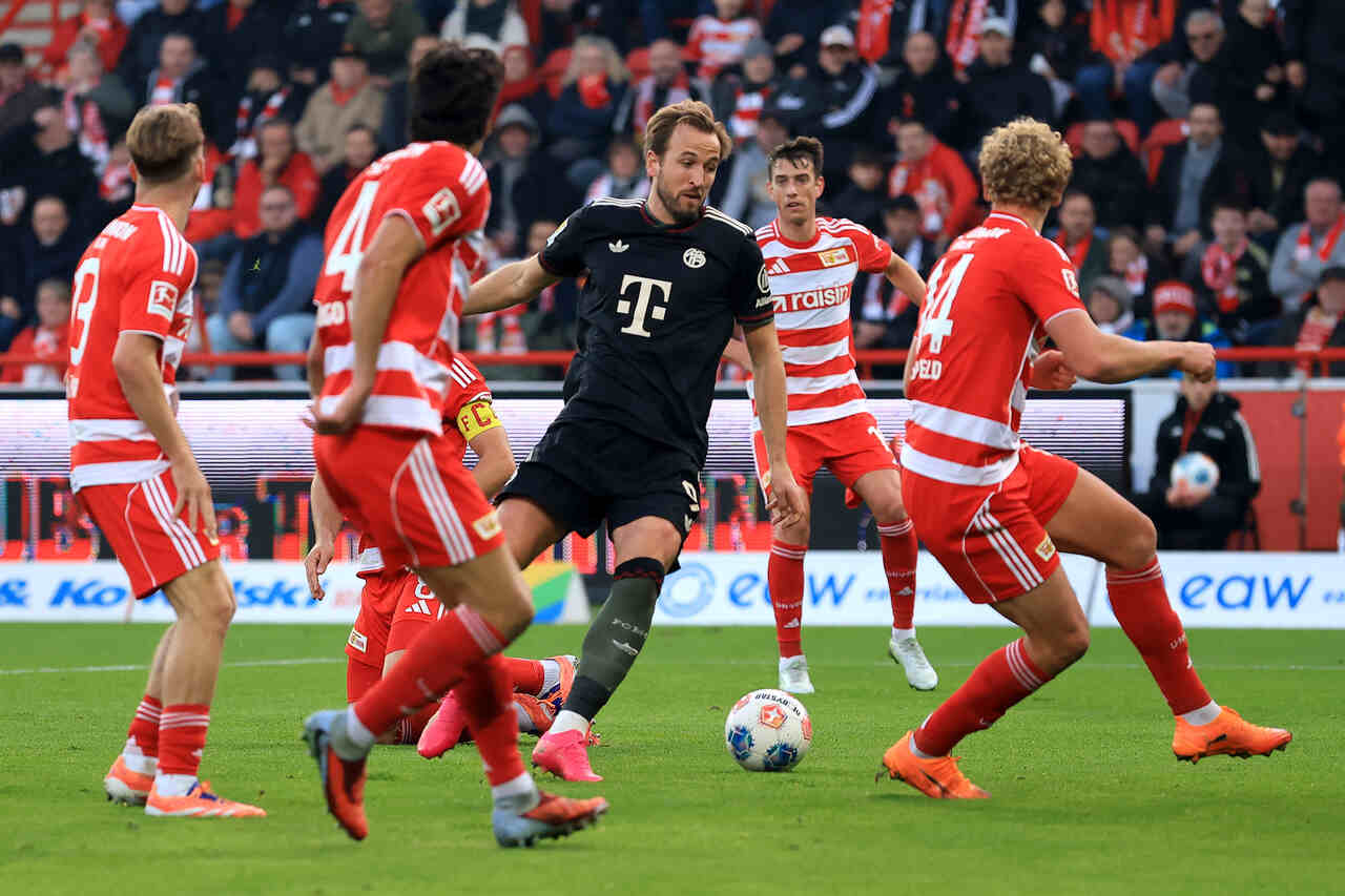 Bayern empata com Union Berlin após gol de Kane nos acréscimos e mantém invencibilidade