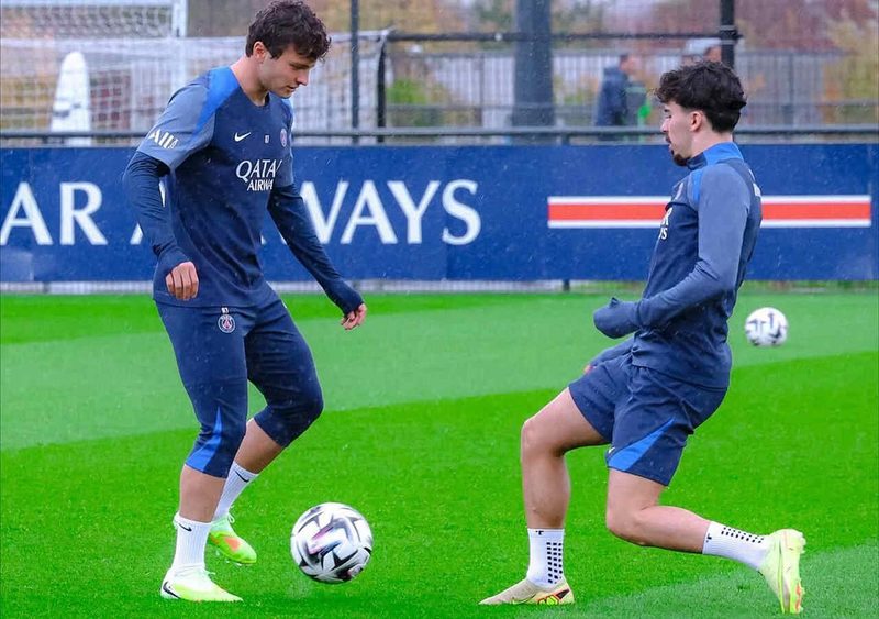 Confronto decisivo: Lyon e PSG duelam em busca da liderança na Ligue 1