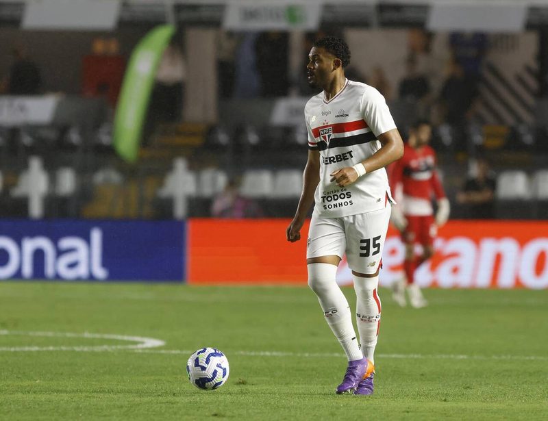 Sabino critica lesões e cobra trabalho após derrota do São Paulo para o RB Bragantino