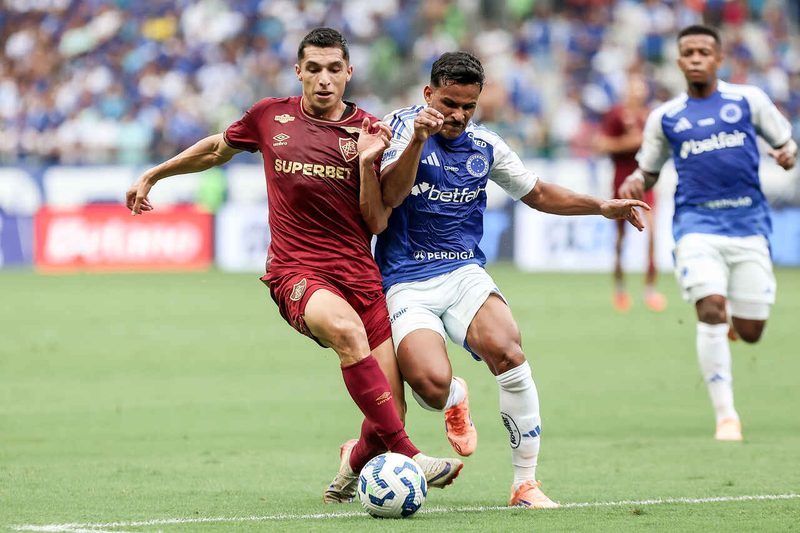 Empate sem gols no Mineirão: Cruzeiro e Fluminense protagonizam polêmica com VAR
