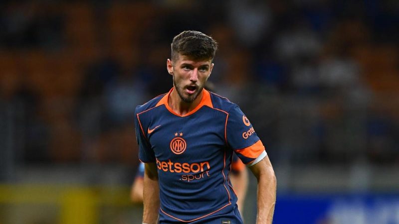 Chivu schiera Sucic titolare, Romagnoli in dubbio per la sfida con l'Inter