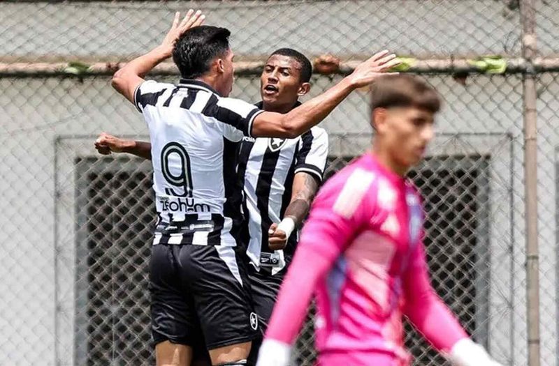 Botafogo brilha e derrota Flamengo por 5 a 1 no agregado da semifinal Sub-20