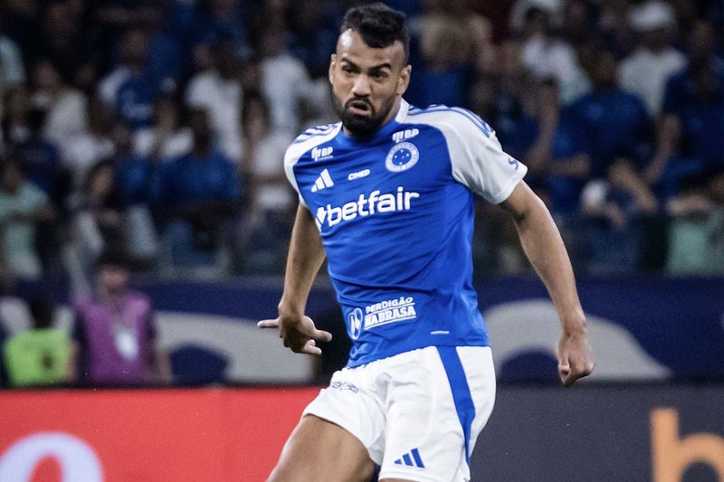 Fabrício Bruno analisa empate do Cruzeiro e destaca atuação de Fábio: "Faltou sorte"