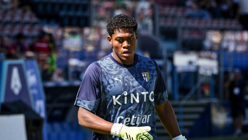Brutte notizie per il Parma: frattura al terzo dito per Zion Suzuki