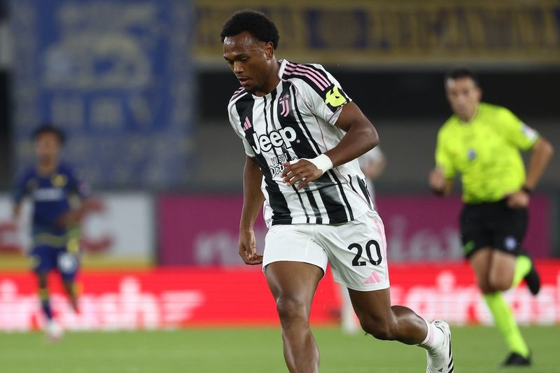 Il mercato della Juventus si trasforma in un enigma con Openda e David in panchina