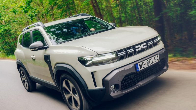 Dacia Duster 2026: nuove motorizzazioni ibride e prezzi competitivi